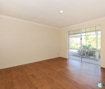 LARGE FAMILY HOME 5 MINUTES FROM THE BEACH! - Photo 3