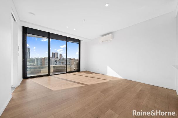 BEAUTIFUL TWO BEDROOM APARTMENT FOR LEASE IN LIVERPOOL!!! - Photo 1