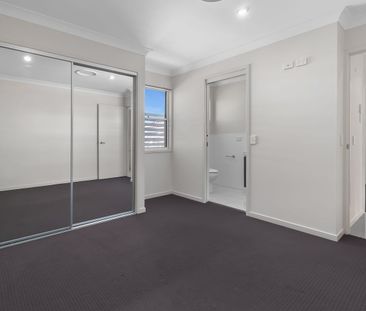 Larger than normal 3 Bedroom Townhouse - Photo 5