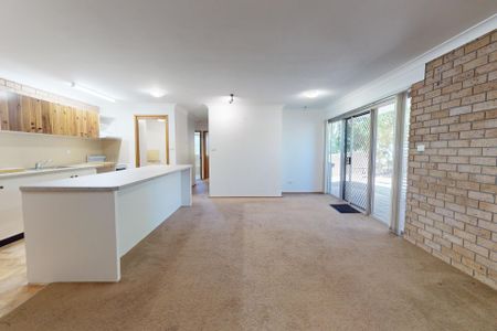 4/208 Brunker Road, Adamstown NSW 2289 - Photo 4