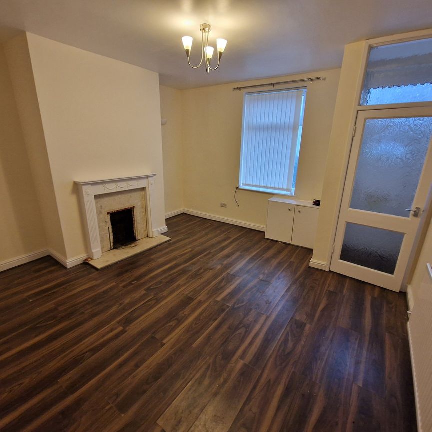 Bolton Road, Radcliffe - Photo 1