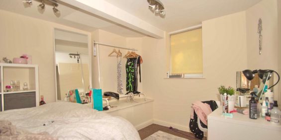 2 Bed - 152A Otley Road, Headingley, Leeds - LS16 5JX - Student - Photo 3