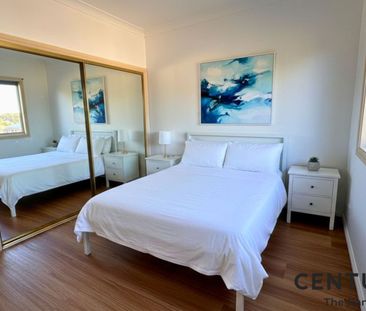 Renovated 5-Bedroom Duplex in Prime Location | Spacious Family Living - Photo 5