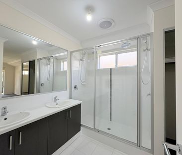 3-Bedroom Rental House with 2 Bathrooms in Hilbert - Your Next Home... - Photo 2