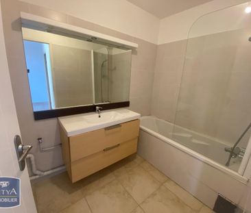 Location Appartement 4 pièces 83m² SETE 34200 - Photo 5