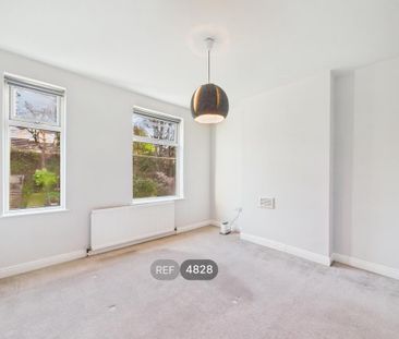 2 bedroom semi-detached house to rent - Photo 6