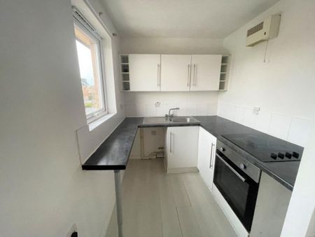 Property to rent - Photo 2