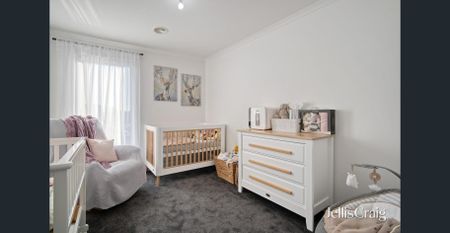 Modern Double-Storey Living in the Heart of Alfredton - Photo 4