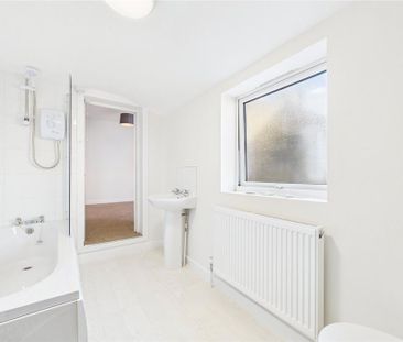 2 bedroom end of terrace house to rent - Photo 4