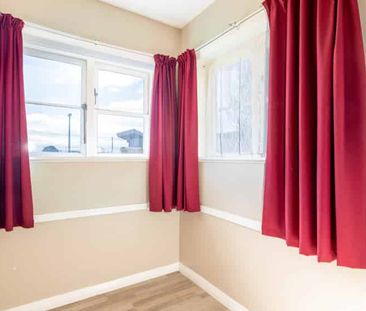 Three Bedroom Home On Keppel Street! - Photo 5