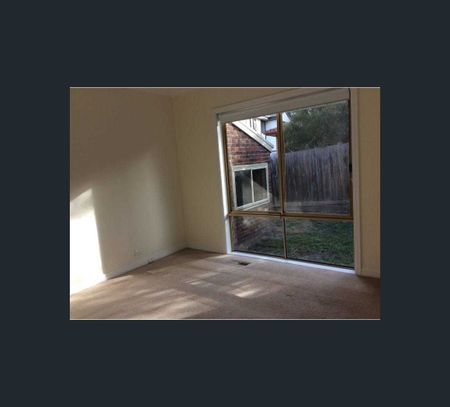 2/167 Mount Pleasant Road, Forest Hill, Vic 3131 - Photo 3