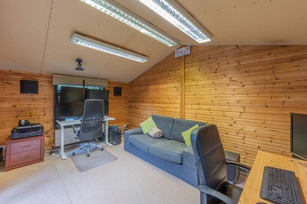 2 bedroom terraced house to rent - Photo 1