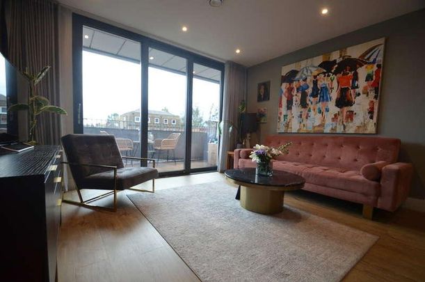 Fairfield Avenue, Staines-upon-thames, TW18 - Photo 1