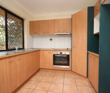 “Super Neat and Tidy Townhouse in Small Complex” - Photo 3