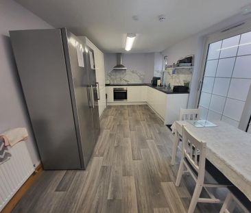 1 bedroom in a house share to rent - Photo 5