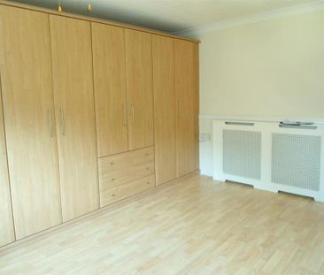 3 bedroom terraced house to rent - Photo 3