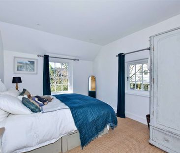 Idyllic detached cottage which is well presented throughout and has... - Photo 6