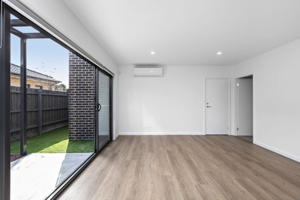 Luxury, sophisticated and low maintenance! - Photo 1