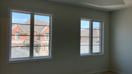 For Lease - 20 Clutterbuck Lane, Ajax, Ontario - Photo 4