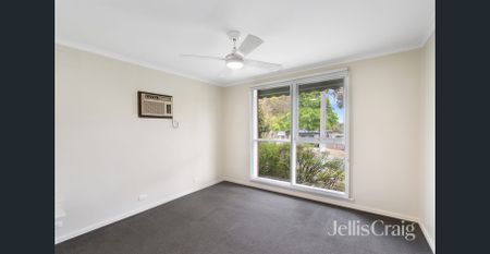 Very well maintained Family Home - Photo 4