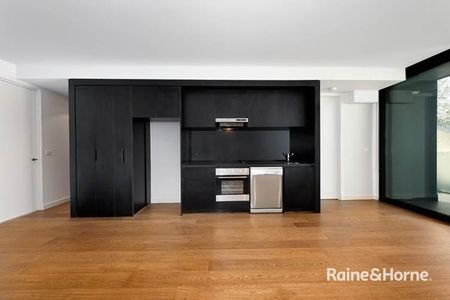 DESIGNER APARTMENT IN THE HEART OF WILLIAMSTOWN - Photo 5