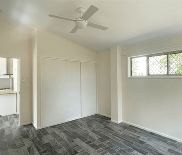 Spacious Home with Granny Flat - Flexible Lease Options - Photo 6