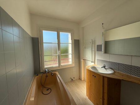 Location Maison 6 pièces 126m² ST JEAN DE BRAYE 45800 - Photo 2