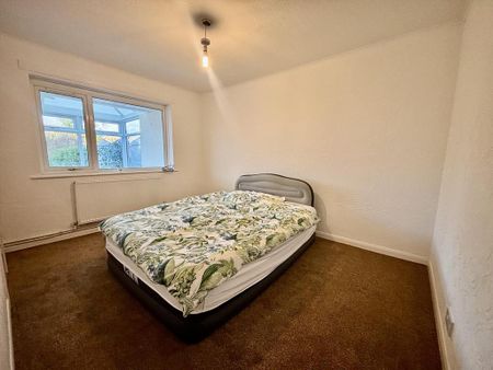 2 bedroom bungalow to rent - Photo 2