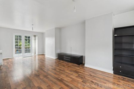 Blackwell Drive, Oxhey, WD19 - Photo 2