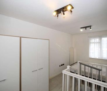 Malvern Avenue, Harrow, Middlesex, HA2 - Photo 2