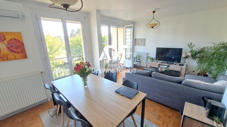 Location Appartement 4 pièces 74m² ST MARTIN D HERES 38400 - Photo 2