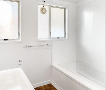 2 bedroom home in Mount Eden! - Photo 2