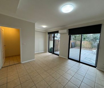 Modern Three Bedroom Townhouse&excl; - Photo 2