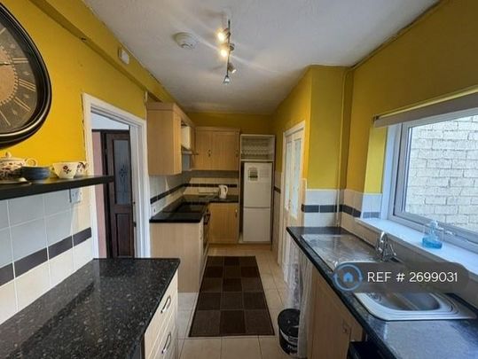 3 bedroom terraced house to rent - Photo 1