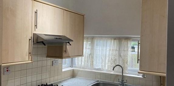 2 bedroom maisonette to rent - Photo 2