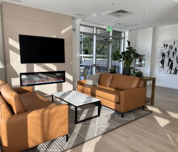 For Lease - 3250 Carding Mill Trail Unit# 521, Oakville, Ontario - Photo 3