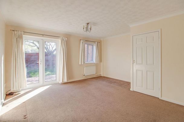 3 bedroom end of terrace house to rent - Photo 1