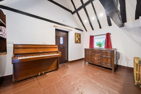 4 bedroom detached house to rent - Photo 3