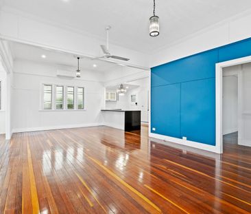LOCATION LOCATION LOCATION - Charm & Lots of Verandah Space - Photo 2