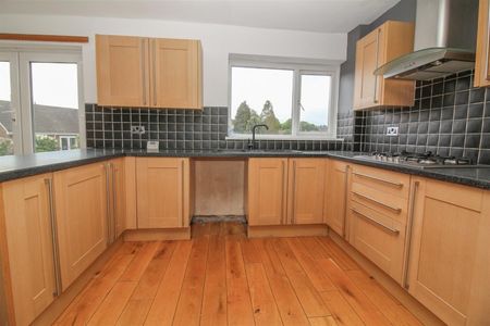 3 Bedroom House - Townhouse - Photo 5