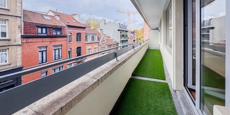 Appartement te huur in Elsene voor € 2.150 met 3 slaapkamers - Foto 2