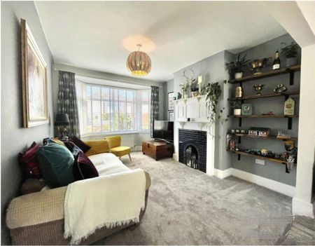 3 bedroom semi-detached house to rent - Photo 2