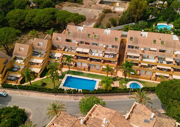 Apartment, close to beaches, restaurants and supermarkets, in urb. Marbella Park Beach, Elviria