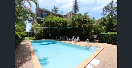 Live the Broadwater Lifestyle - Available Before Christmas! - Photo 4