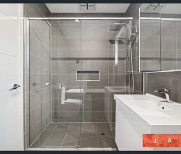 Comfortable Modern Living - Photo 4