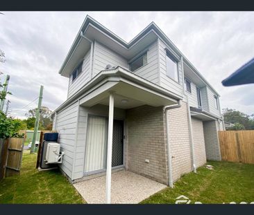 Two Bedroom Townhouse, in Prime Location - Photo 2