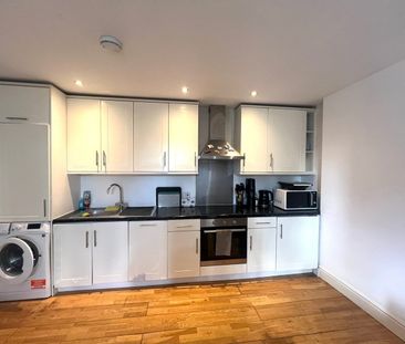 1 Bed Flat, Wavertree Road, SW2 - Photo 6