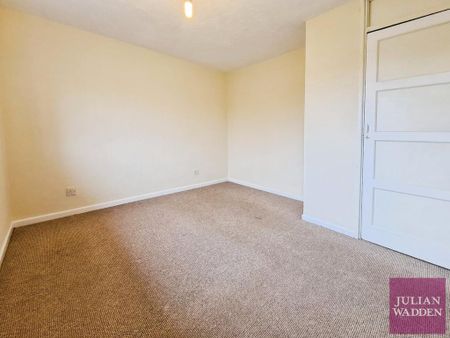 2 bedroom end of terrace house to rent - Photo 2