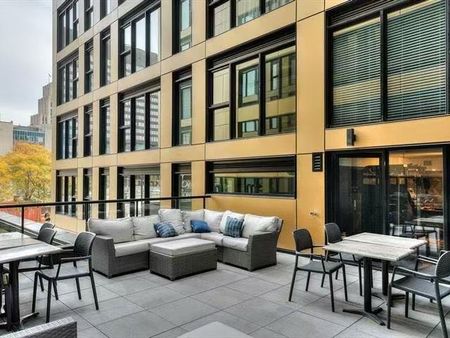 1 Av. Viger O. - Photo 2