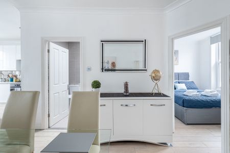 Finborough Road, Kensington and Chelsea, London, SW10 - Photo 3